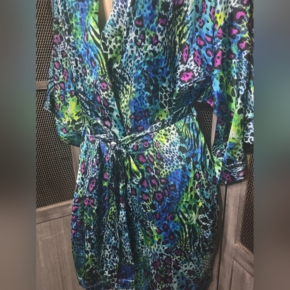 Victoria's Secret Blue and Purple Patterned Fabric - Picture 3 of 4